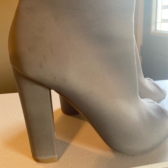 Super Cute Grey Satin Peep Toe Booties - Picture 4 of 7